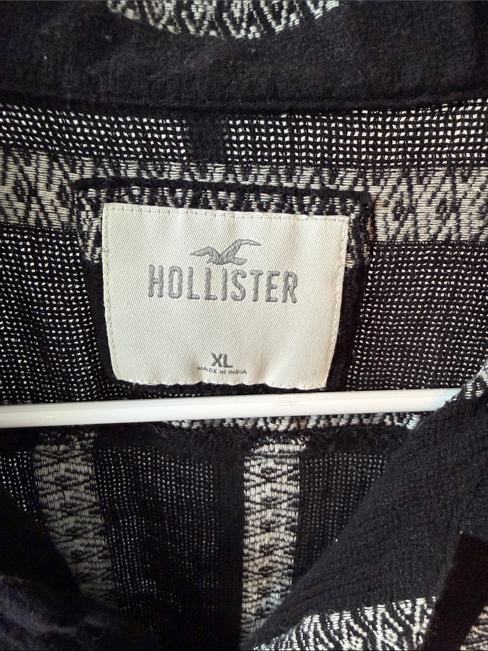 🌿 Hollister Black Short-Sleeve Button-Up with White Vertical Stripes - Picture 2 of 4